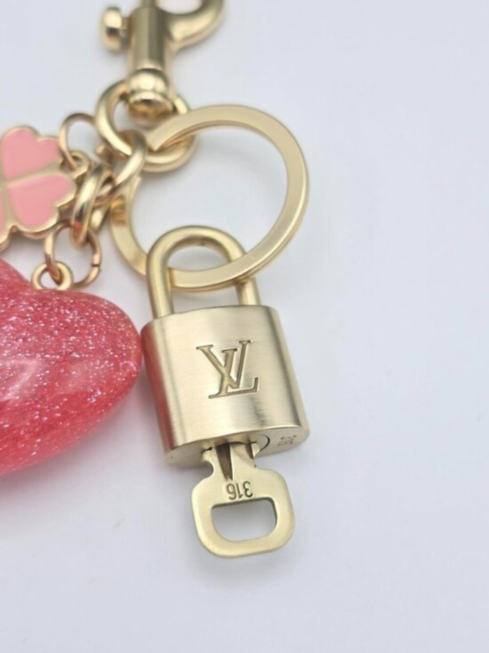Authentic Louis Vuitton Gold Lock & Key ✨ Unbranded Heart Bag Charm Keychain - Picture 5 of 10